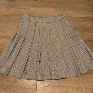 Grey pleated skirt